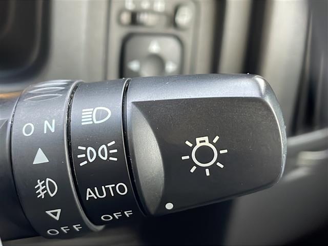デリカＤ：５ Ｄ　パワーパッケージ　１０型ナビ　フリップダウンモニター　両側電動スライド　シートヒーター　フルセグ　ＤＶＤ再生　ＢＴ　パドルシフト　ＥＴＣ　電動リアゲート　オートＬＥＤライト　フォグ　スマートキー　純正１８ＡＷ（16枚目）