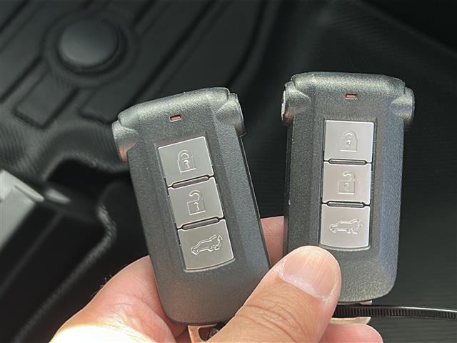 デリカＤ：５ Ｐ　純正１１型ナビ　全周囲Ｃ　オートステップ　両側電動スライド　電動リアゲート　ＥＴＣ　レーダークルーズ　パドルシフト　シートヒーター　ステアヒーター　ＴＶキャンセラー　ＤＶＤ再生　ＢＳＭ　純正１８ＡＷ（13枚目）