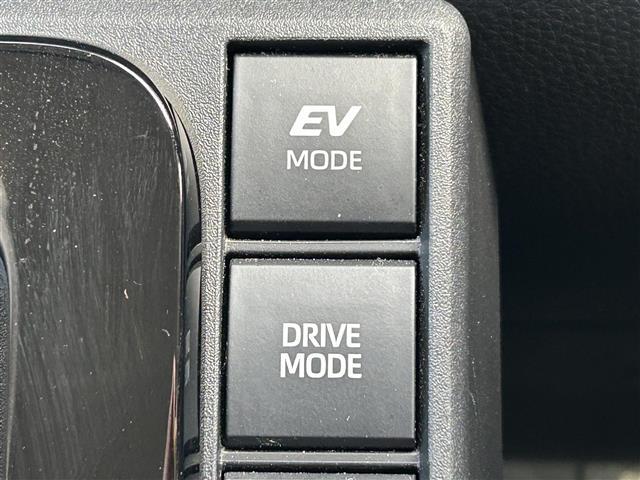 シエンタ ハイブリッドＺ　寒冷地仕様　１０．５型ナビ　全周囲　フルセグ　ＥＴＣ　両側電動スライド　リアサーキュレーター　コンフォートＰＫＧ　ステアヒーター　シートヒーター　ＡＣ１００Ｖ　純正１５ＡＷ　オートＬＥＤライト（5枚目）