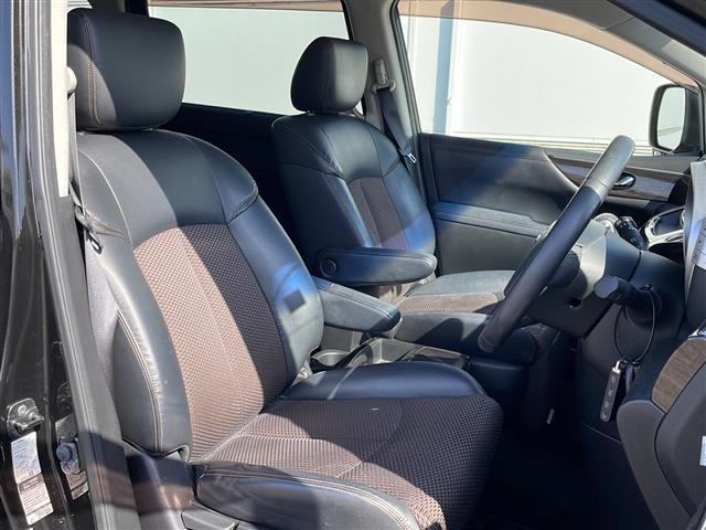 エルグランド ２５０ハイウェイスターアーバンクロム　両側パワースライドドア　ナビ　Ｂｌｕｅｔｏｏｔｈ　ＤＶＤ再生　フルセグ　ＥＴＣ　ハーフレザーシート　オットマン　純正フロアマット　ＨＩＤオートライト　スマートキー　１６インチＡＷ　ＭＴモード付ＡＴ（3枚目）