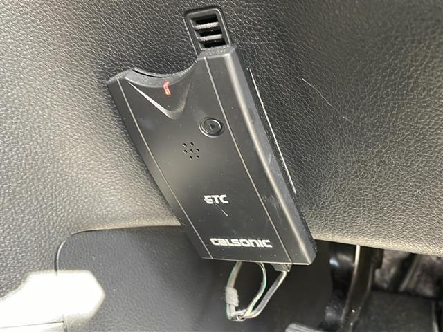 エルグランド ２５０ハイウェイスターアーバンクロム　両側パワースライドドア　ナビ　Ｂｌｕｅｔｏｏｔｈ　ＤＶＤ再生　フルセグ　ＥＴＣ　ハーフレザーシート　オットマン　純正フロアマット　ＨＩＤオートライト　スマートキー　１６インチＡＷ　ＭＴモード付ＡＴ（13枚目）