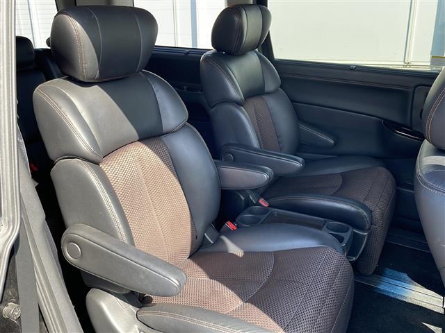 エルグランド ２５０ハイウェイスターアーバンクロム　両側パワースライドドア　ナビ　Ｂｌｕｅｔｏｏｔｈ　ＤＶＤ再生　フルセグ　ＥＴＣ　ハーフレザーシート　オットマン　純正フロアマット　ＨＩＤオートライト　スマートキー　１６インチＡＷ　ＭＴモード付ＡＴ（24枚目）
