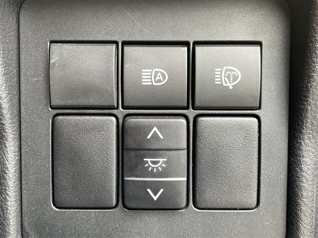 ランドクルーザープラド ＴＸ　Ｌパッケージ・ブラックエディション　ＳＲ　純正９型ナビ　電動革シート　フルセグ　ＥＴＣ　バックＣ　エアシートヒーター　ルーフレール　レーダークルーズ　純正１８ブラックＡＷ　コーナーセンサー　ヘッドライトウォッシャー　オートＬＥＤライト（18枚目）