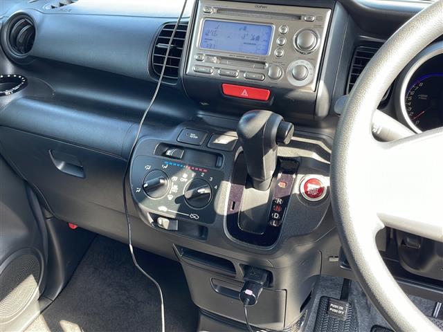 Ｎ－ＢＯＸカスタム Ｇ　両側スライドドア　ＣＤ／ＭＤ再生　ポータブルナビ　スマートキー　１５インチアルミホイール　ＨＩＤオートライト　フロントフォグランプ　純正フロアマット　シガーソケット　スペアキー　プッシュスタート（15枚目）