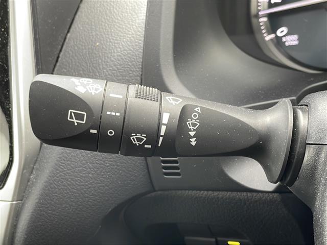 ランドクルーザープラド ＴＸ　サンルーフ　純正ナビ　Ｂｌｕｅｔｏｏｔｈ　バックカメラ　ＤＶＤ再生　フルセグ　ＥＴＣ　ルーフレール　ドラレコ　純正１７ＡＷ　前後コーナーセンサー　ＬＥＤオートライト　クルコン　１２Ｖソケット（11枚目）