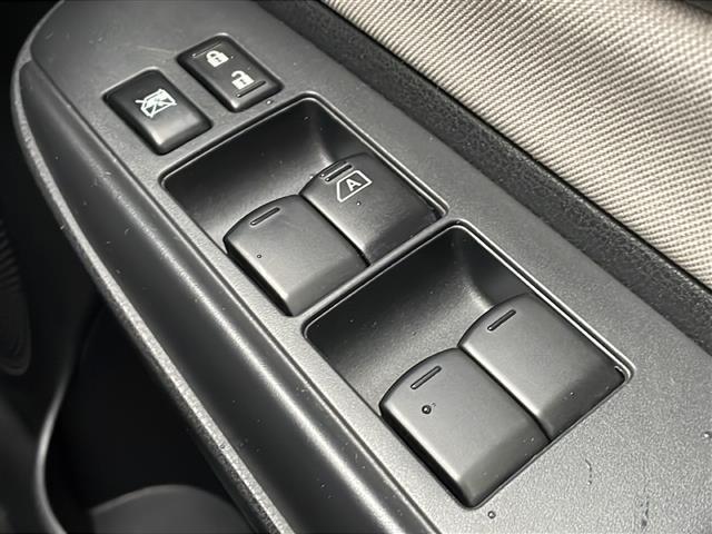 ノート X FOUR パートタイム4WD エマージェンシーブレーキ ナビ Bluetooth DVD再生 バックカメラ 純正14AW レーンキープアシスト コーナーセンサー オートライト スマートキー スペアキー(16枚目)
