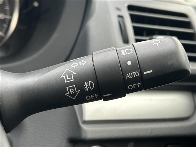 インプレッサスポーツ 2.0iアイサイト アイサイトVer.2 クルコン プリクラッシュブレーキ AT誤発進抑制 警報&お知らせ機能 ナビ バックC Bluetooth DVD再生 フルセグ 純正16AW HIDオートライト Fフォグ ETC(10枚目)