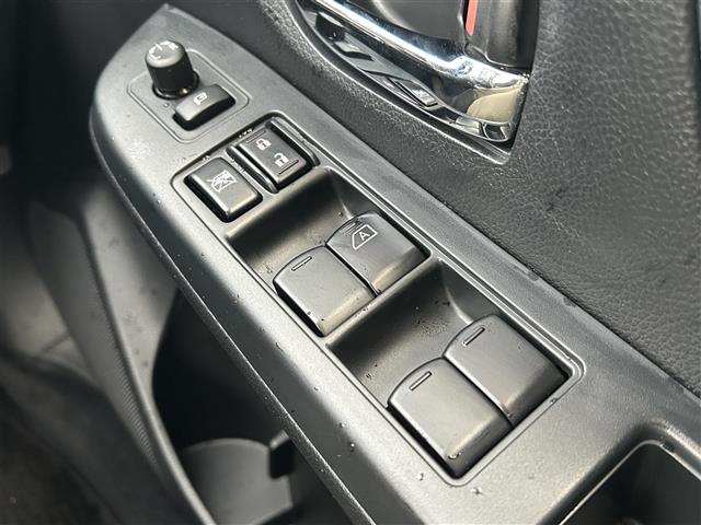 インプレッサスポーツ 2.0iアイサイト アイサイトVer.2 クルコン プリクラッシュブレーキ AT誤発進抑制 警報&お知らせ機能 ナビ バックC Bluetooth DVD再生 フルセグ 純正16AW HIDオートライト Fフォグ ETC(13枚目)