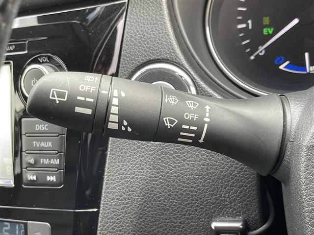 エクストレイル 20X ハイブリッド エマージェンシーブレーキP サンルーフ デジタルミラー BSM 純正ナビ 全周囲カメラ Bluetooth DVD再生 USB接続 TV 電動Rゲート シートヒーター 衝突被害軽減 クルコン ビルトインETC ハイビームアシスト(11枚目)