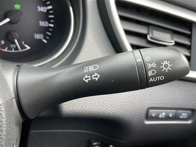 エクストレイル 20X ハイブリッド エマージェンシーブレーキP サンルーフ デジタルミラー BSM 純正ナビ 全周囲カメラ Bluetooth DVD再生 USB接続 TV 電動Rゲート シートヒーター 衝突被害軽減 クルコン ビルトインETC ハイビームアシスト(12枚目)