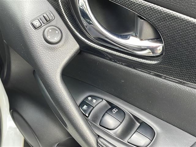 エクストレイル 20X ハイブリッド エマージェンシーブレーキP サンルーフ デジタルミラー BSM 純正ナビ 全周囲カメラ Bluetooth DVD再生 USB接続 TV 電動Rゲート シートヒーター 衝突被害軽減 クルコン ビルトインETC ハイビームアシスト(14枚目)