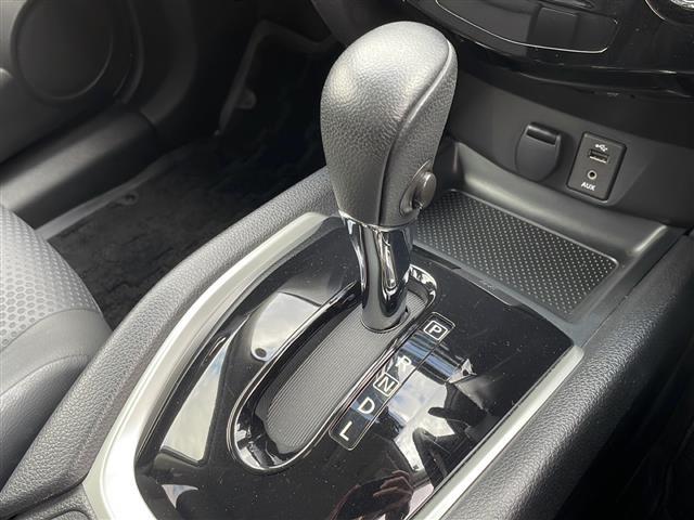 エクストレイル 20X ハイブリッド エマージェンシーブレーキP サンルーフ デジタルミラー BSM 純正ナビ 全周囲カメラ Bluetooth DVD再生 USB接続 TV 電動Rゲート シートヒーター 衝突被害軽減 クルコン ビルトインETC ハイビームアシスト(21枚目)