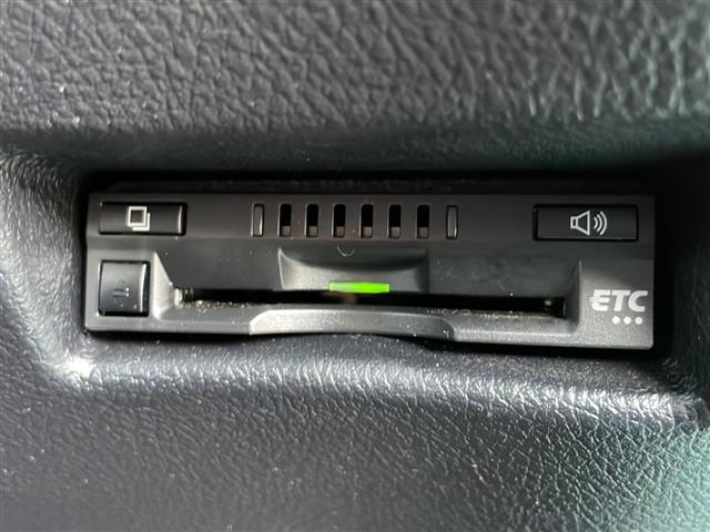 シエンタ Ｇ　クエロ　トヨタセーフティセンス　９型ナビ　両側電動スライド　バックＣ　フルセグ　ハーフレザーシート　Ｂｌｕｅｔｏｏｔｈ　ビルドインＥＴＣ　ＤＶＤ再生　ドラレコ　オートＬＥＤライト　フォグ　１５インチＡＷ（4枚目）