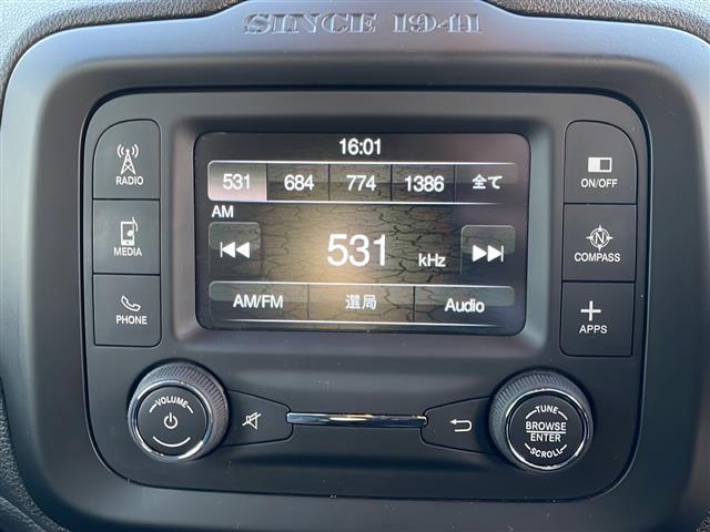ジープ・レネゲード リミテッド　ブラインドスポットモニター　ルーフレール　バックカメラ　ディスプレイオーディオ　ＦＭ／ＡＭ　ＡＵＸ　パワーシート　シートヒーター　ステアリングヒーター　純正フロアマット　コーナーセンサー　ＨＩＤライト（16枚目）