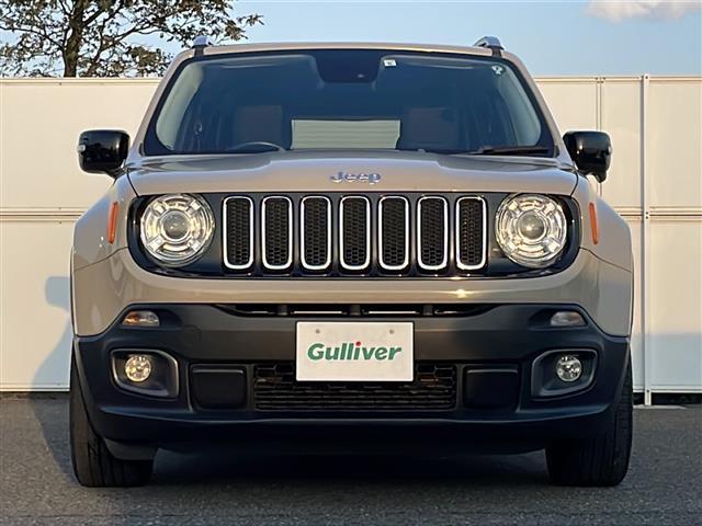 ジープ・レネゲード リミテッド　ブラインドスポットモニター　ルーフレール　バックカメラ　ディスプレイオーディオ　ＦＭ／ＡＭ　ＡＵＸ　パワーシート　シートヒーター　ステアリングヒーター　純正フロアマット　コーナーセンサー　ＨＩＤライト（34枚目）