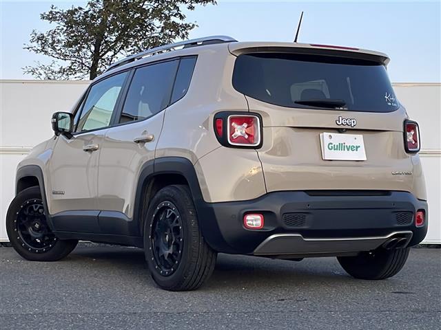 ジープ・レネゲード リミテッド　ブラインドスポットモニター　ルーフレール　バックカメラ　ディスプレイオーディオ　ＦＭ／ＡＭ　ＡＵＸ　パワーシート　シートヒーター　ステアリングヒーター　純正フロアマット　コーナーセンサー　ＨＩＤライト（37枚目）