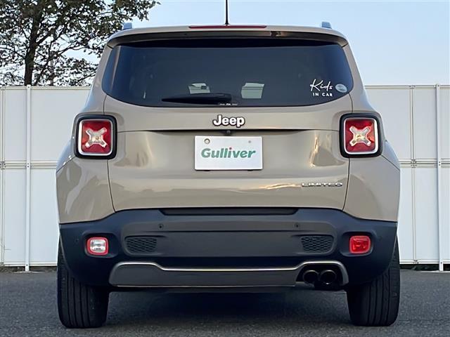 ジープ・レネゲード リミテッド　ブラインドスポットモニター　ルーフレール　バックカメラ　ディスプレイオーディオ　ＦＭ／ＡＭ　ＡＵＸ　パワーシート　シートヒーター　ステアリングヒーター　純正フロアマット　コーナーセンサー　ＨＩＤライト（38枚目）