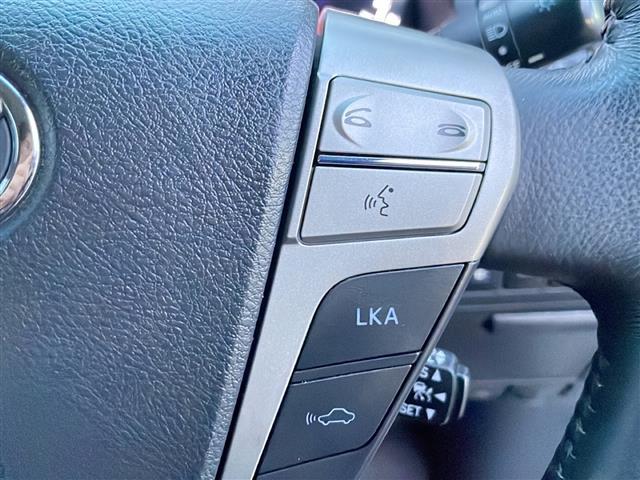 ヴェルファイアハイブリッド ＺＲ　寒冷地仕様　サンルーフ　セーフティセンス　純正ナビ　純正フリップダウンモニター　全周囲Ｃ　フルセグ　両側電動スライド　メモリ付電動シート　電動リアゲート　ビルドインＥＴＣ　ＡＣ１００Ｖコンセント（11枚目）