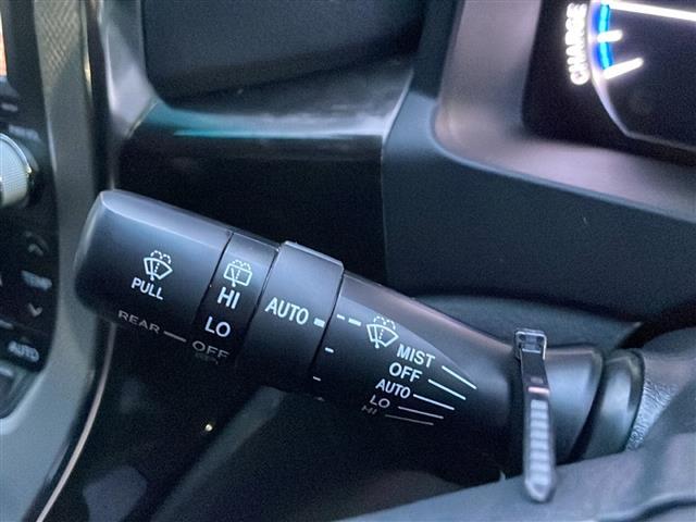 ヴェルファイアハイブリッド ＺＲ　寒冷地仕様　サンルーフ　セーフティセンス　純正ナビ　純正フリップダウンモニター　全周囲Ｃ　フルセグ　両側電動スライド　メモリ付電動シート　電動リアゲート　ビルドインＥＴＣ　ＡＣ１００Ｖコンセント（14枚目）