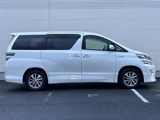 ヴェルファイアハイブリッド ＺＲ　寒冷地仕様　サンルーフ　セーフティセンス　純正ナビ　純正フリップダウンモニター　全周囲Ｃ　フルセグ　両側電動スライド　メモリ付電動シート　電動リアゲート　ビルドインＥＴＣ　ＡＣ１００Ｖコンセント（41枚目）