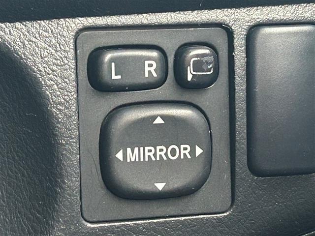 bB Z 煌-G 寒冷地仕様 4WD 純正メモリーナビ(NSZT-W64)フルセグ CD DVD AUX HIDヘッドライト ハーフレザーシート ETC 純正15インチアルミホイール 本革巻きステアリング(5枚目)