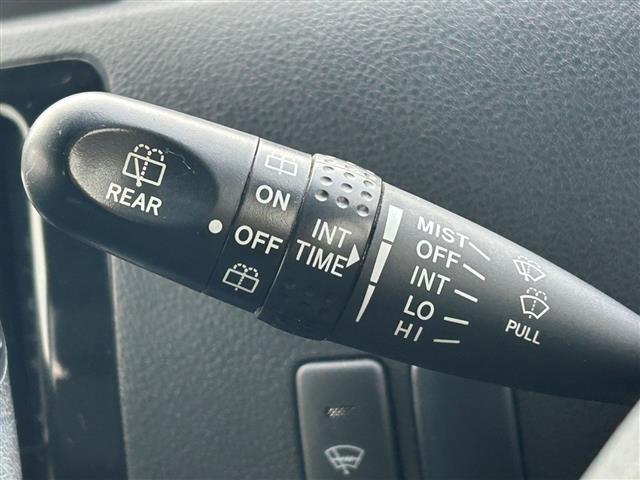 bB Z 煌-G 寒冷地仕様 4WD 純正メモリーナビ(NSZT-W64)フルセグ CD DVD AUX HIDヘッドライト ハーフレザーシート ETC 純正15インチアルミホイール 本革巻きステアリング(13枚目)