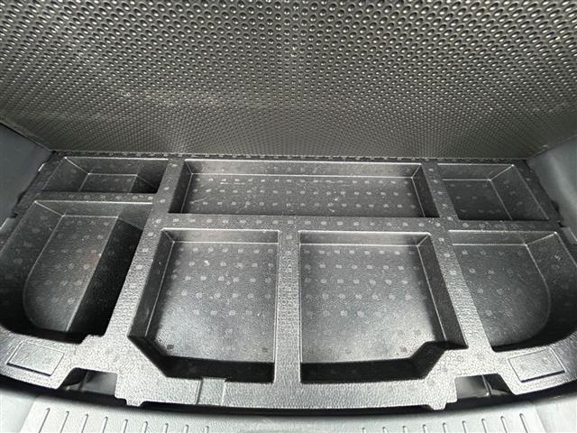 bB Z 煌-G 寒冷地仕様 4WD 純正メモリーナビ(NSZT-W64)フルセグ CD DVD AUX HIDヘッドライト ハーフレザーシート ETC 純正15インチアルミホイール 本革巻きステアリング(28枚目)