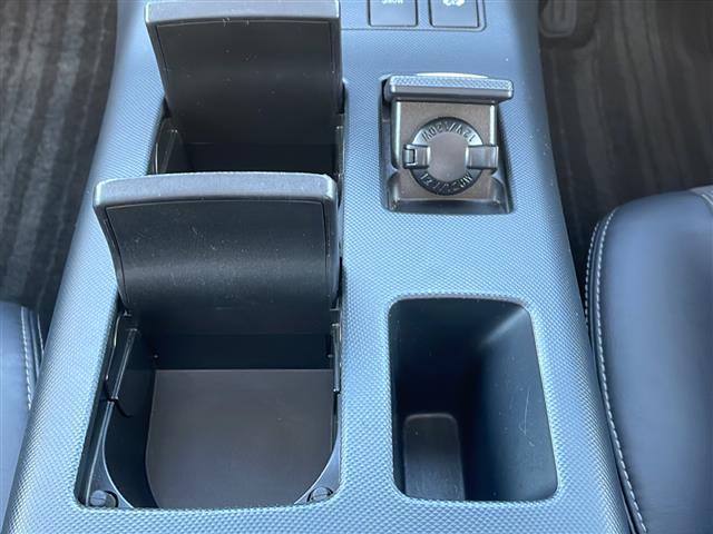 エスティマハイブリッド アエラス プレミアムエディション サンルーフ ナビ バックC 両側電動スライド Bluetooth 電動ハーフレザーシート オットマン AC100V クルコン 前後ドラレコ nanoe オートHIDライト フォグ 純正17AW(17枚目)