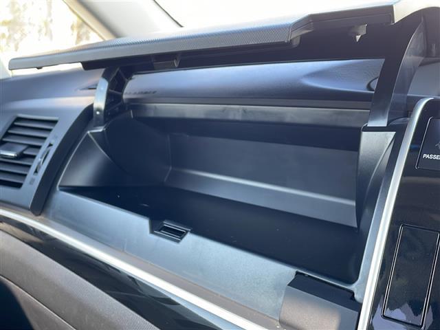 エスティマハイブリッド アエラス プレミアムエディション サンルーフ ナビ バックC 両側電動スライド Bluetooth 電動ハーフレザーシート オットマン AC100V クルコン 前後ドラレコ nanoe オートHIDライト フォグ 純正17AW(20枚目)