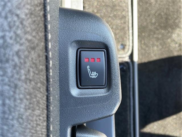 セレナ e-4ORCE ハイウェイスターV 12.3型ナビ 全周囲C プロパイロット ETC2.0 フルセグ HDMI 両側電動スライド デジタルミラー ハーフレザーシート シートヒーター ステアヒーター Qiワイヤレス充電 AC100V(6枚目)