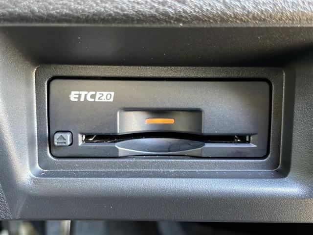 セレナ e-4ORCE ハイウェイスターV 12.3型ナビ 全周囲C プロパイロット ETC2.0 フルセグ HDMI 両側電動スライド デジタルミラー ハーフレザーシート シートヒーター ステアヒーター Qiワイヤレス充電 AC100V(8枚目)