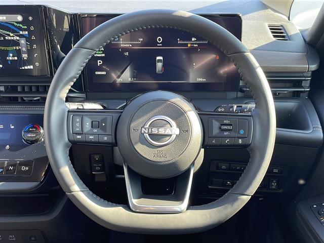 セレナ e-4ORCE ハイウェイスターV 12.3型ナビ 全周囲C プロパイロット ETC2.0 フルセグ HDMI 両側電動スライド デジタルミラー ハーフレザーシート シートヒーター ステアヒーター Qiワイヤレス充電 AC100V(12枚目)