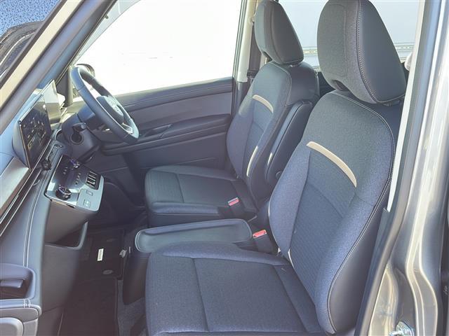 セレナ e-4ORCE ハイウェイスターV 12.3型ナビ 全周囲C プロパイロット ETC2.0 フルセグ HDMI 両側電動スライド デジタルミラー ハーフレザーシート シートヒーター ステアヒーター Qiワイヤレス充電 AC100V(22枚目)