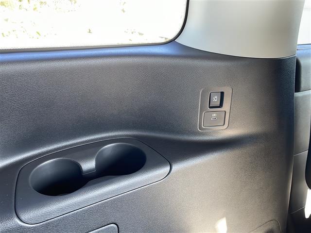 セレナ e-4ORCE ハイウェイスターV 12.3型ナビ 全周囲C プロパイロット ETC2.0 フルセグ HDMI 両側電動スライド デジタルミラー ハーフレザーシート シートヒーター ステアヒーター Qiワイヤレス充電 AC100V(27枚目)