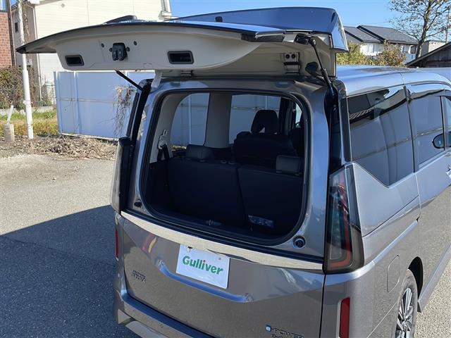 セレナ e-4ORCE ハイウェイスターV 12.3型ナビ 全周囲C プロパイロット ETC2.0 フルセグ HDMI 両側電動スライド デジタルミラー ハーフレザーシート シートヒーター ステアヒーター Qiワイヤレス充電 AC100V(31枚目)