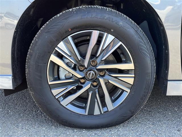 セレナ e-4ORCE ハイウェイスターV 12.3型ナビ 全周囲C プロパイロット ETC2.0 フルセグ HDMI 両側電動スライド デジタルミラー ハーフレザーシート シートヒーター ステアヒーター Qiワイヤレス充電 AC100V(32枚目)