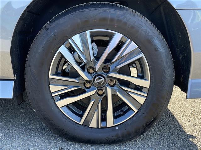 セレナ e-4ORCE ハイウェイスターV 12.3型ナビ 全周囲C プロパイロット ETC2.0 フルセグ HDMI 両側電動スライド デジタルミラー ハーフレザーシート シートヒーター ステアヒーター Qiワイヤレス充電 AC100V(33枚目)