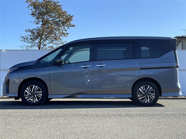 セレナ e-4ORCE ハイウェイスターV 12.3型ナビ 全周囲C プロパイロット ETC2.0 フルセグ HDMI 両側電動スライド デジタルミラー ハーフレザーシート シートヒーター ステアヒーター Qiワイヤレス充電 AC100V(37枚目)