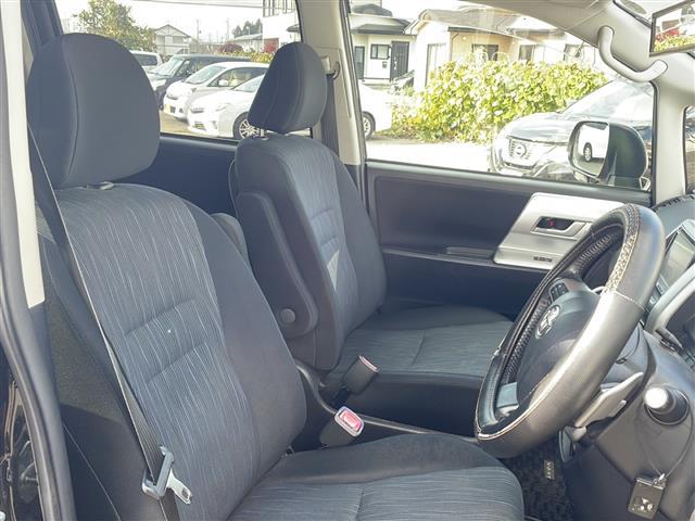 ヴォクシー ZS 寒冷地仕様 carrozzeriaナビ バックカメラ 片側パワースライド プッシュスタート パドルシフト オートライト フォグランプ ビルトインETC スマートキー 純正16インチアルミホイール(8枚目)