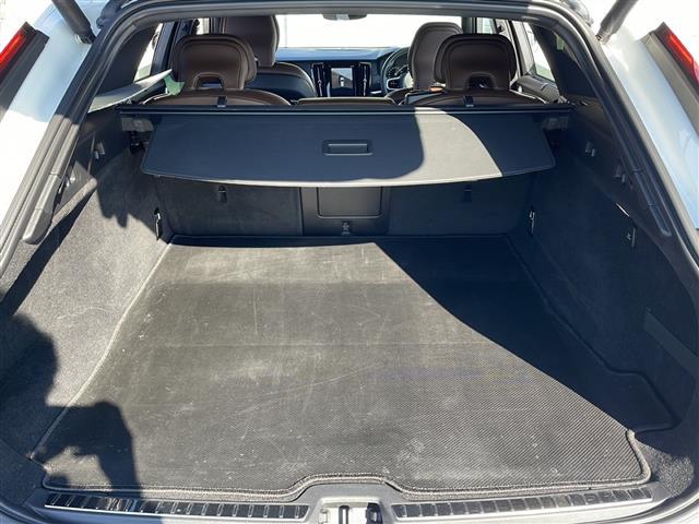 V90 クロスカントリー B5 AWD プロ harmankardonサウンド 全周囲 本革シート HUD メモリ付電動シート エアシートヒーター レーダークルコン 前後ドラレコ ステアヒーター BSM 純正19AW ルーフレール 電動リアゲート(27枚目)