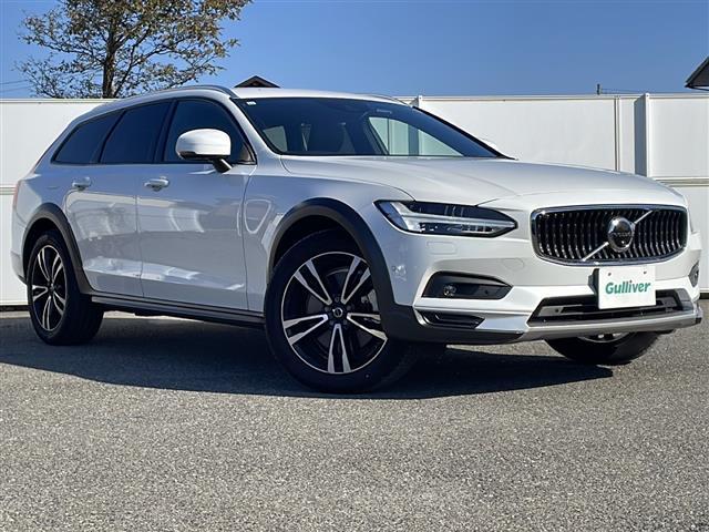 V90 クロスカントリー B5 AWD プロ harmankardonサウンド 全周囲 本革シート HUD メモリ付電動シート エアシートヒーター レーダークルコン 前後ドラレコ ステアヒーター BSM 純正19AW ルーフレール 電動リアゲート(32枚目)