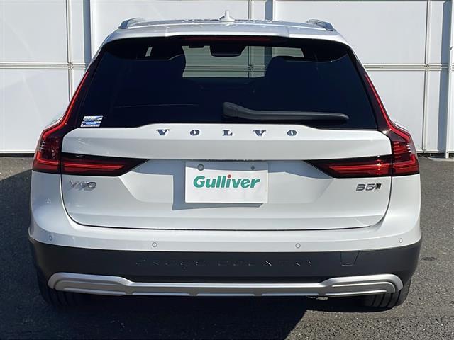 V90 クロスカントリー B5 AWD プロ harmankardonサウンド 全周囲 本革シート HUD メモリ付電動シート エアシートヒーター レーダークルコン 前後ドラレコ ステアヒーター BSM 純正19AW ルーフレール 電動リアゲート(35枚目)