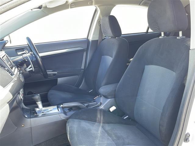 ギャランフォルティススポーツバック スポーツ　純正ＨＤＤナビ　バックカメラ　ＣＤ／ＤＶＤ再生　ＴＶ　クルーズコントロール　パドルシフト　ステアリングスイッチ　１２Ｖソケット　スマートキー　スペアタイヤ　ＨＩＤオートライト　１６インチＡＷ（20枚目）