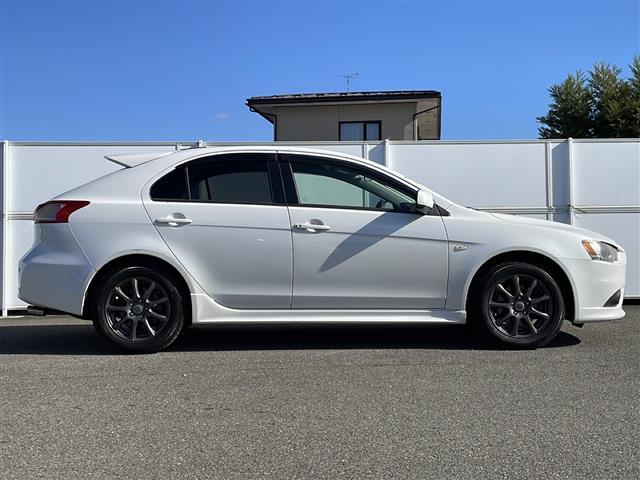 ギャランフォルティススポーツバック スポーツ　純正ＨＤＤナビ　バックカメラ　ＣＤ／ＤＶＤ再生　ＴＶ　クルーズコントロール　パドルシフト　ステアリングスイッチ　１２Ｖソケット　スマートキー　スペアタイヤ　ＨＩＤオートライト　１６インチＡＷ（34枚目）