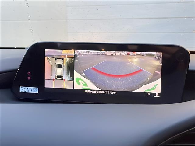 ＭＡＺＤＡ３ファストバック １５Ｓツーリング　ナビ　全周囲　ヘッドアップディスプレイ　ＥＴＣ　フルセグ　ＢＴ　ＤＶＤ再生　ＢＳＭ　ＨＤＭＩ　レーダークルーズコントロール　ドライブレコーダー　純正１８インチＡＷ　オートＬＥＤライト　フォグランプ（4枚目）