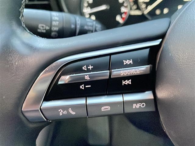 ＭＡＺＤＡ３ファストバック １５Ｓツーリング　ナビ　全周囲　ヘッドアップディスプレイ　ＥＴＣ　フルセグ　ＢＴ　ＤＶＤ再生　ＢＳＭ　ＨＤＭＩ　レーダークルーズコントロール　ドライブレコーダー　純正１８インチＡＷ　オートＬＥＤライト　フォグランプ（11枚目）