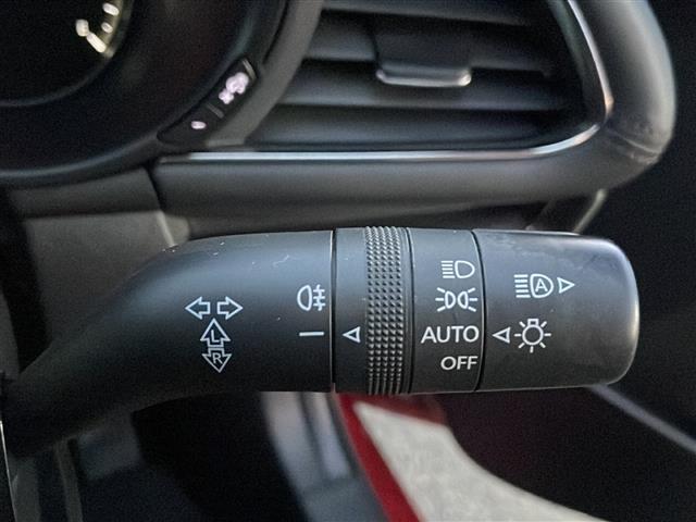 ＭＡＺＤＡ３ファストバック １５Ｓツーリング　ナビ　全周囲　ヘッドアップディスプレイ　ＥＴＣ　フルセグ　ＢＴ　ＤＶＤ再生　ＢＳＭ　ＨＤＭＩ　レーダークルーズコントロール　ドライブレコーダー　純正１８インチＡＷ　オートＬＥＤライト　フォグランプ（12枚目）