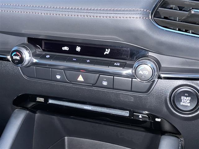 ＭＡＺＤＡ３ファストバック １５Ｓツーリング　ナビ　全周囲　ヘッドアップディスプレイ　ＥＴＣ　フルセグ　ＢＴ　ＤＶＤ再生　ＢＳＭ　ＨＤＭＩ　レーダークルーズコントロール　ドライブレコーダー　純正１８インチＡＷ　オートＬＥＤライト　フォグランプ（19枚目）