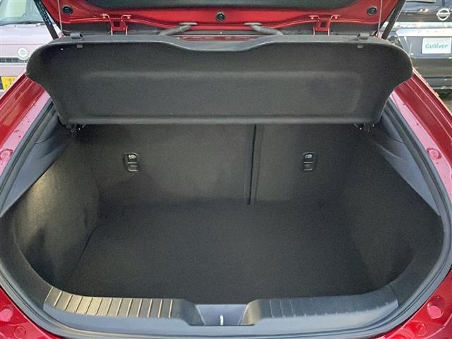 ＭＡＺＤＡ３ファストバック １５Ｓツーリング　ナビ　全周囲　ヘッドアップディスプレイ　ＥＴＣ　フルセグ　ＢＴ　ＤＶＤ再生　ＢＳＭ　ＨＤＭＩ　レーダークルーズコントロール　ドライブレコーダー　純正１８インチＡＷ　オートＬＥＤライト　フォグランプ（25枚目）