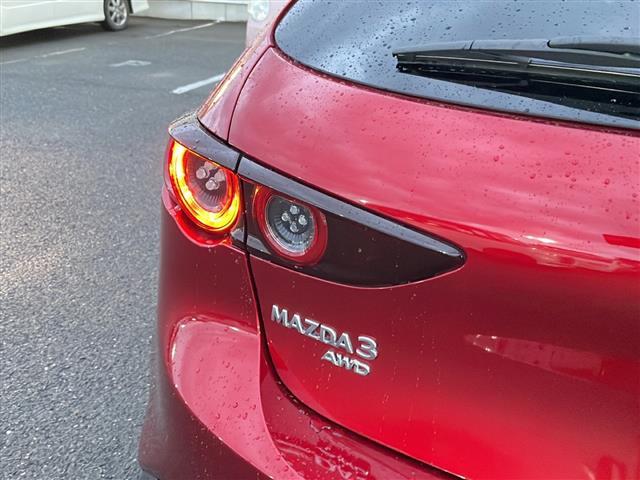 ＭＡＺＤＡ３ファストバック １５Ｓツーリング　ナビ　全周囲　ヘッドアップディスプレイ　ＥＴＣ　フルセグ　ＢＴ　ＤＶＤ再生　ＢＳＭ　ＨＤＭＩ　レーダークルーズコントロール　ドライブレコーダー　純正１８インチＡＷ　オートＬＥＤライト　フォグランプ（31枚目）